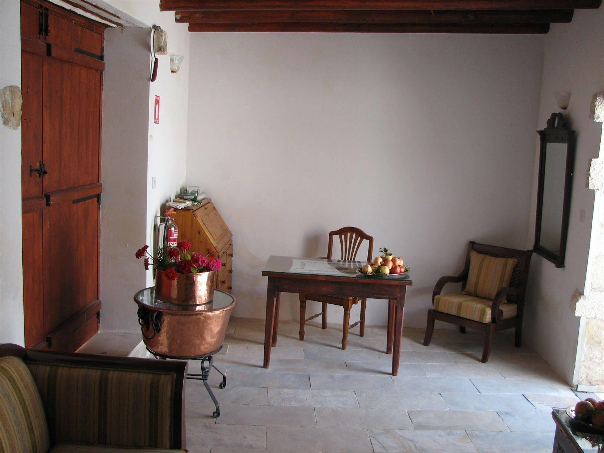 Lasa Heights Hotel Bagian luar foto